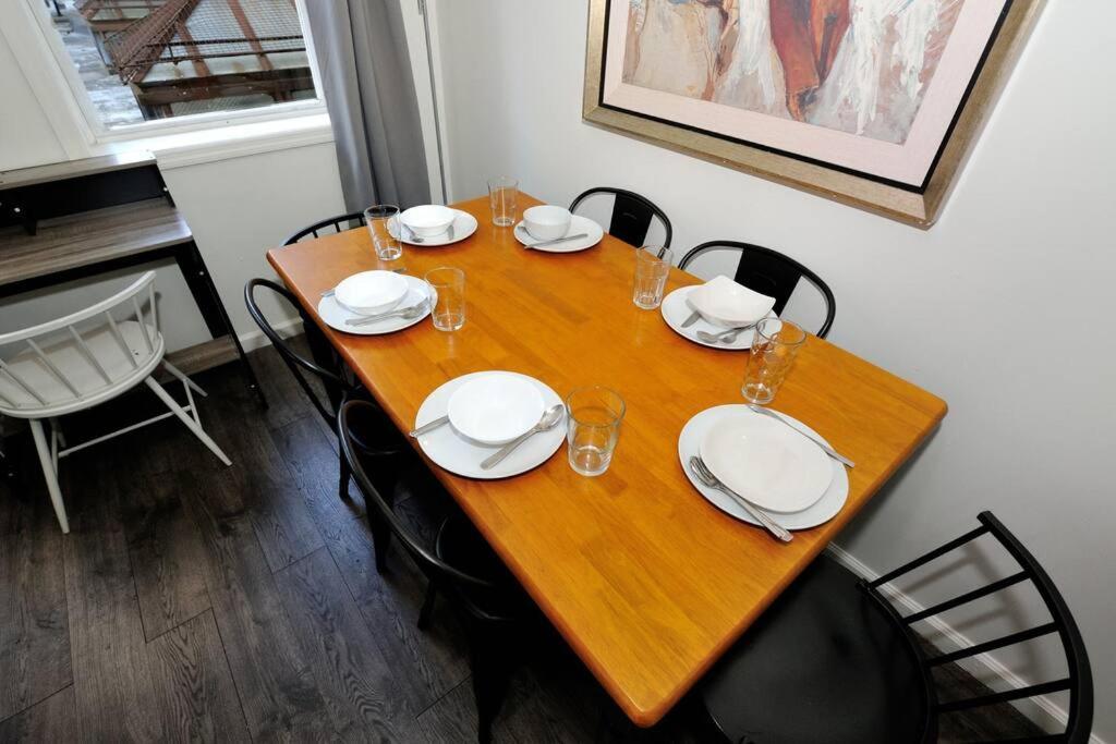 New And Spacious 3 Bedroom In Midtown West! Apartment *