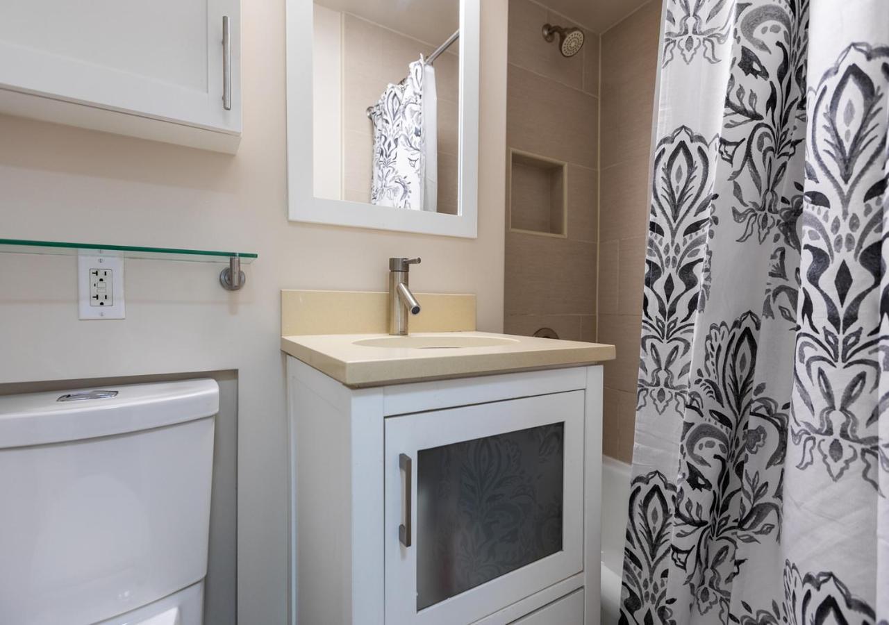 One Bedroom Elegant In Apartment *