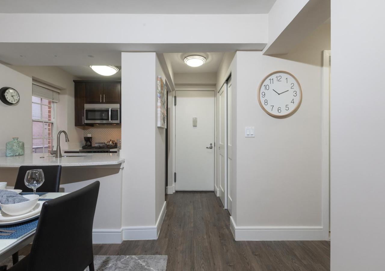 One Bedroom Elegant In Apartment *
