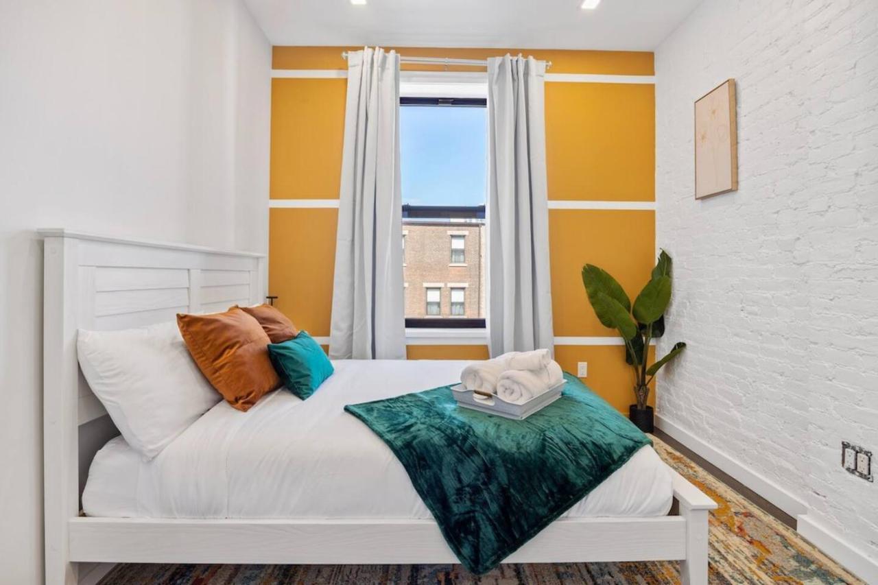 Swj - 3 Fl 9 Bedroom Triplex_1 Block To Train New York