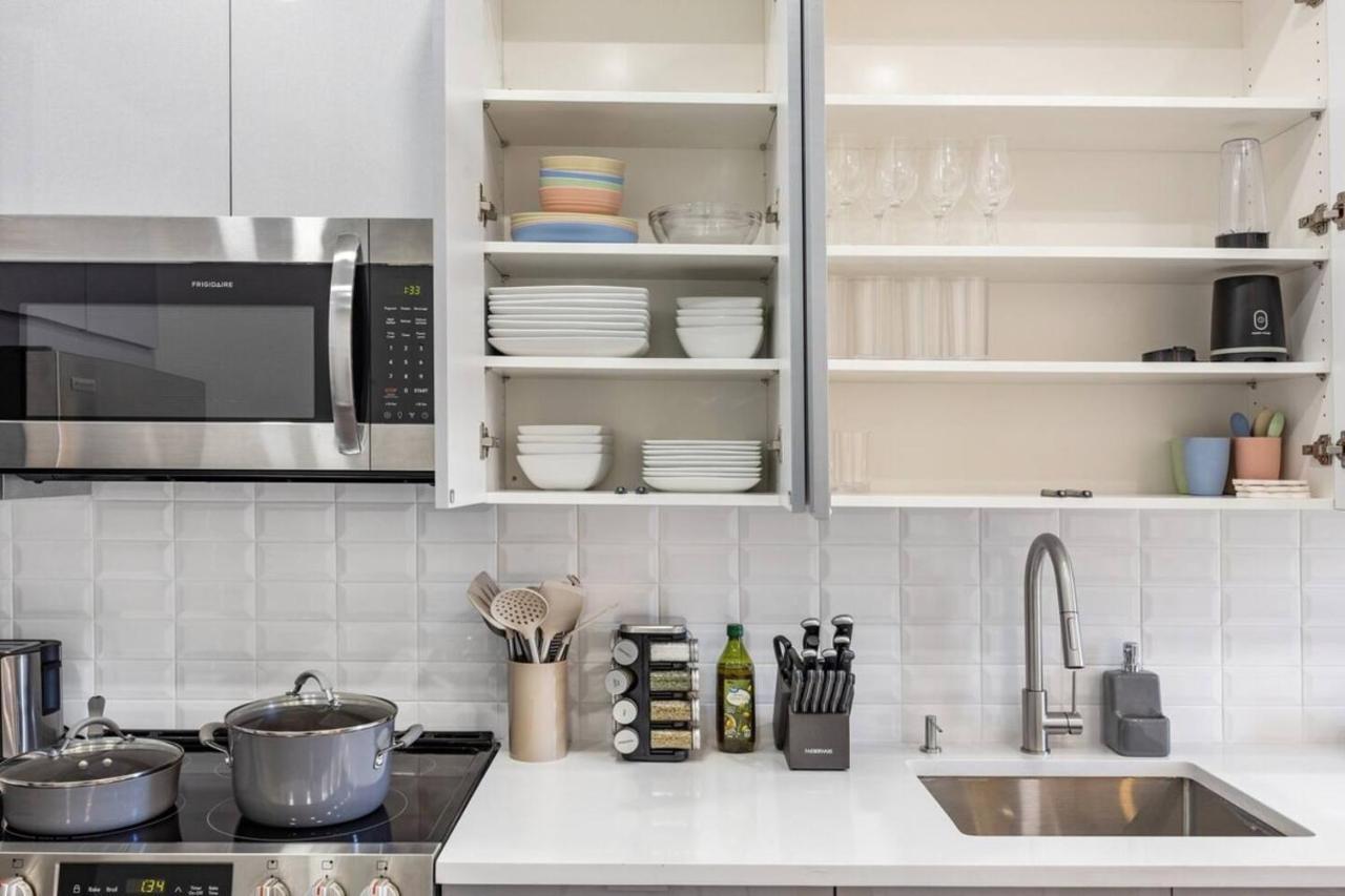 Swj - 3 Fl 9 Bedroom Triplex_1 Block To Train * New York