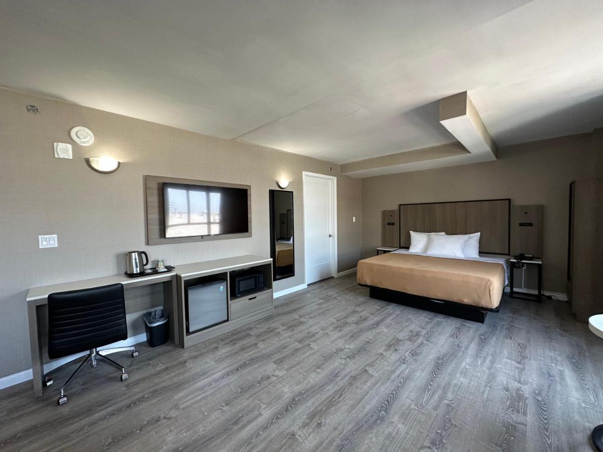 Hotel Regal & Laguardia New York