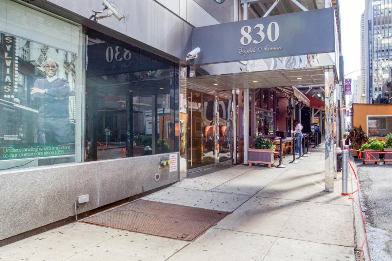 Gorgeous Midtown W 1br W Gym Nr Times Sq Nyc-651 Apartment *