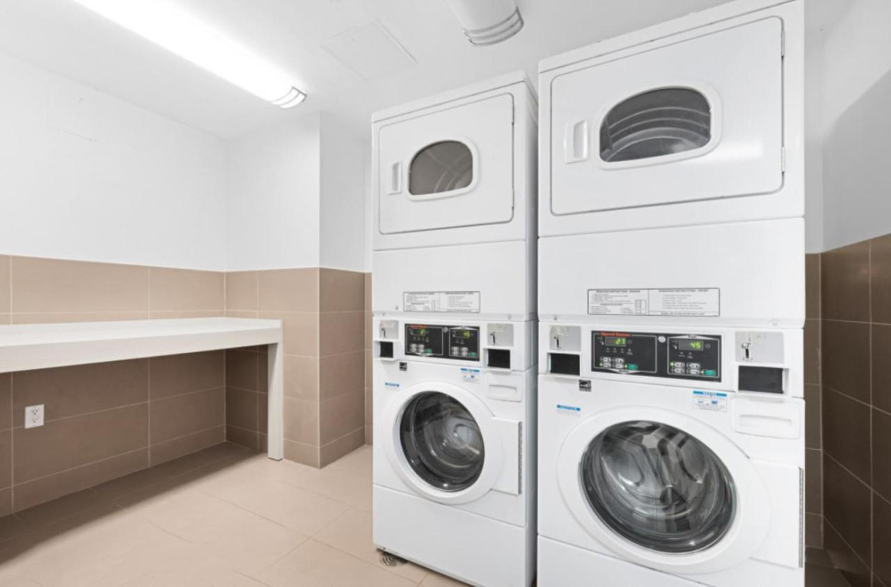 Gorgeous Midtown W 1br W Gym Nr Times Sq Nyc-651 New York