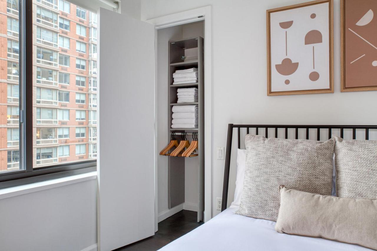 Gorgeous Midtown W 1br W Gym Nr Times Sq Nyc-651 *