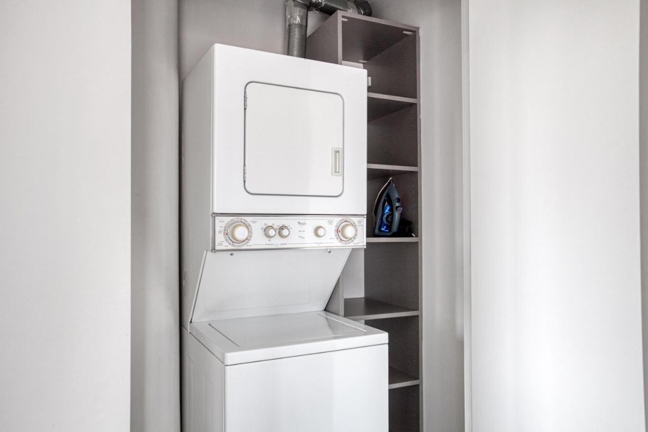 Gorgeous Midtown W 1br W Gym Nr Times Sq Nyc-651 Apartment *