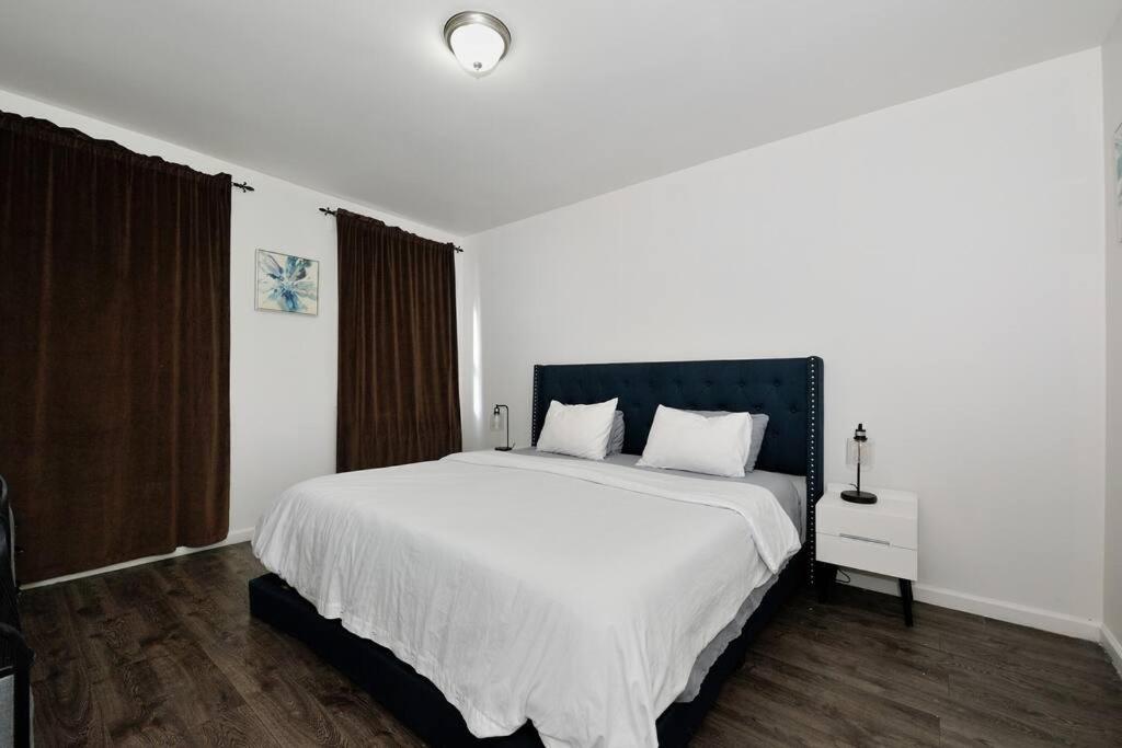 New And Spacious 3 Bedroom In Midtown West!
