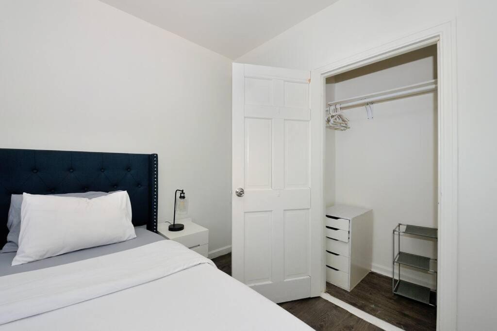 New And Spacious 3 Bedroom In Midtown West! * New York