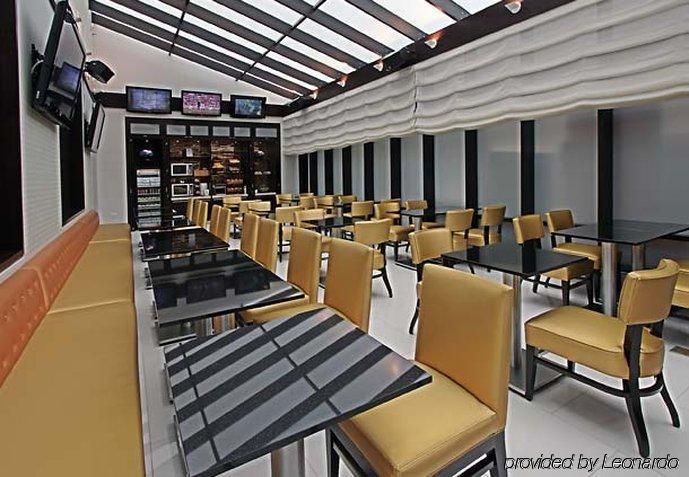 Fairfield By Marriott Manhattan Times Square Hotel