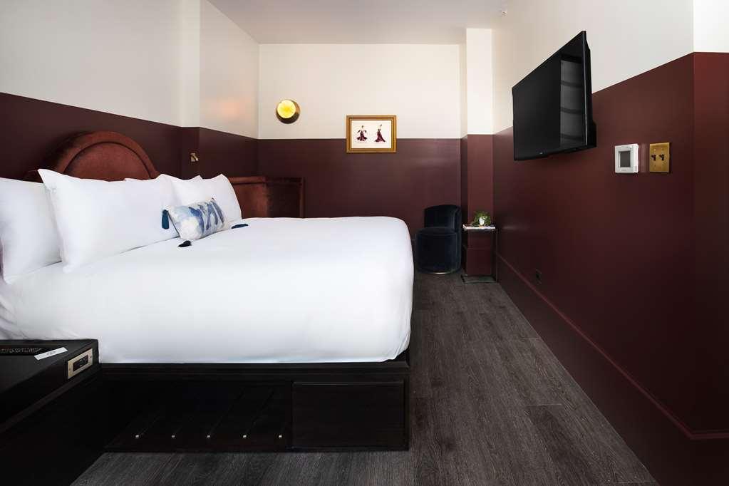 Hotel Civilian 4*