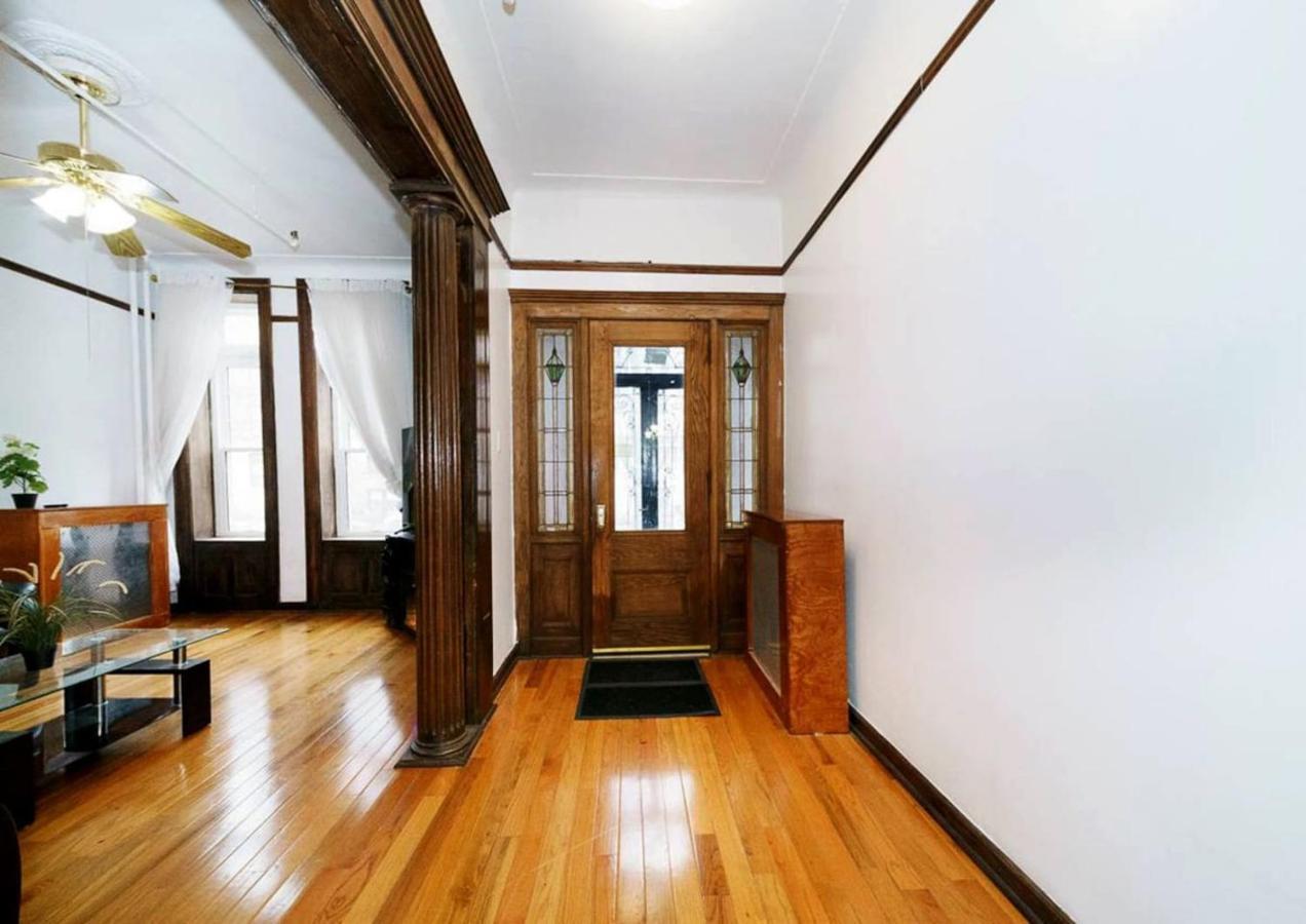 Entire House Except Basement Holiday home