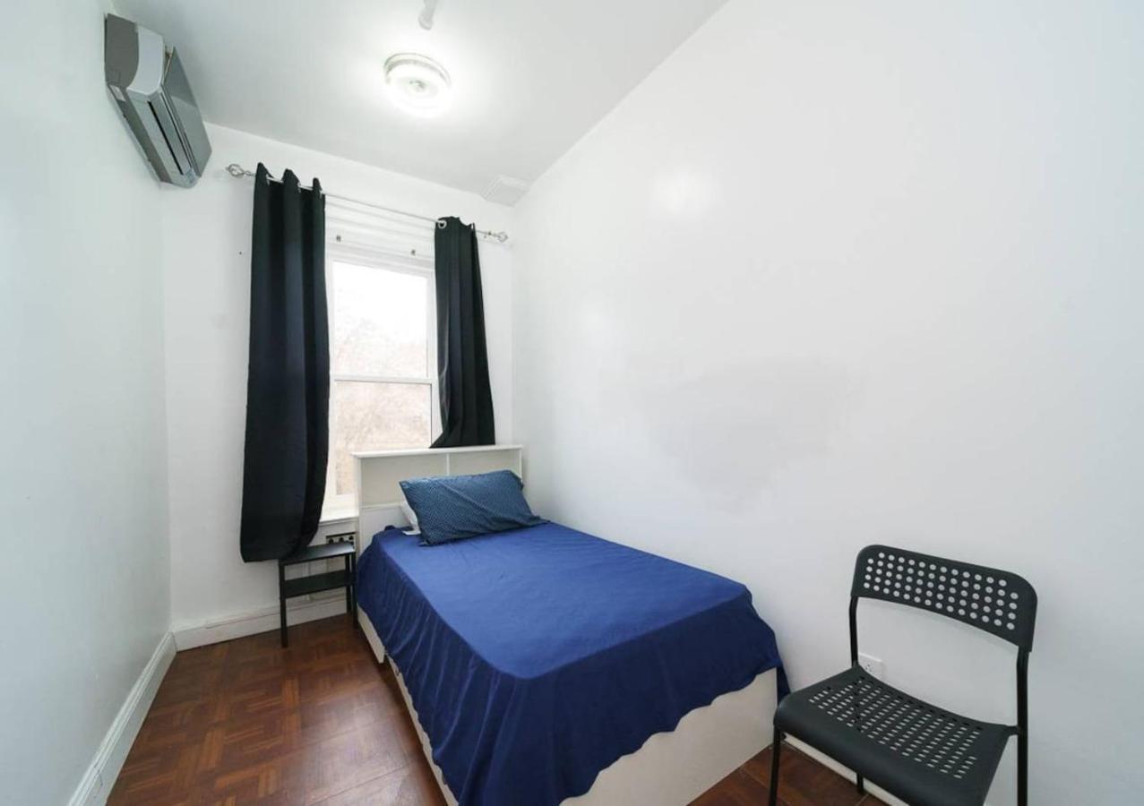 Entire House Except Basement Holiday home