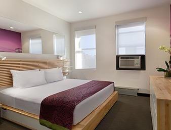 Hotel Night Broadway 3*