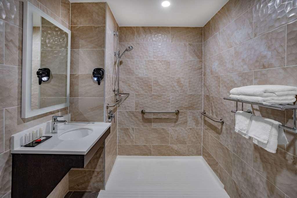 Days By Wyndham Bronx Nyc New York