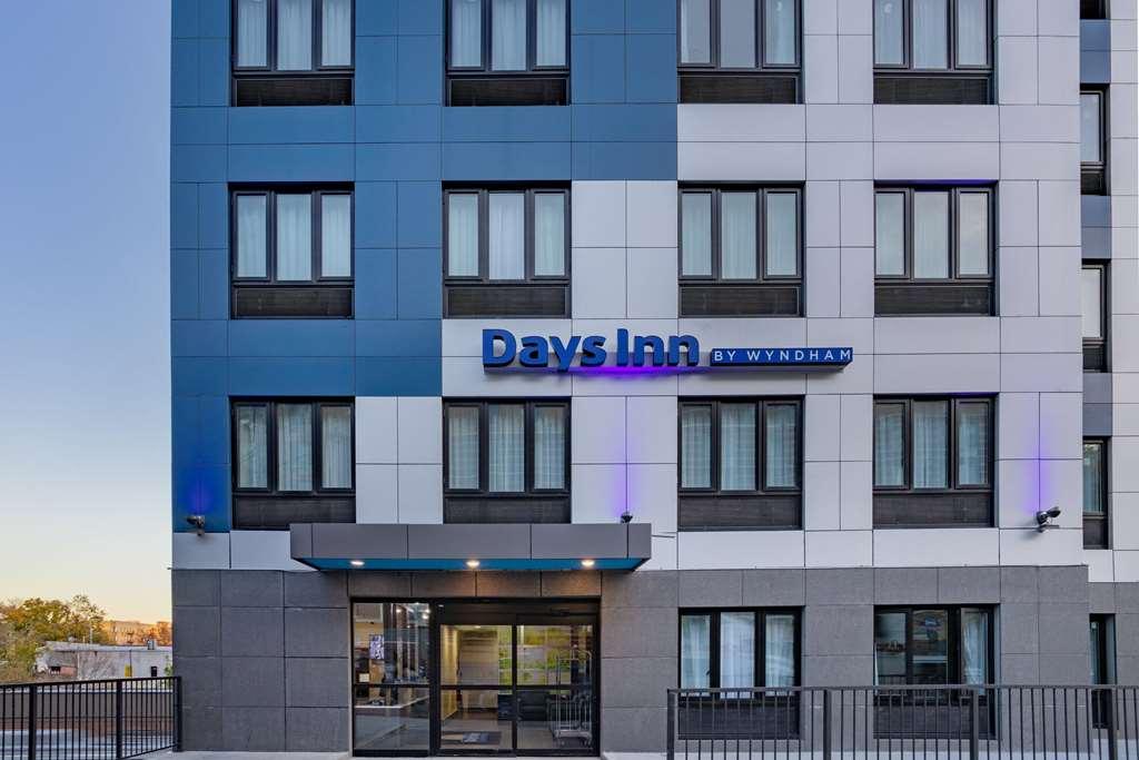 Days By Wyndham Bronx Nyc New York