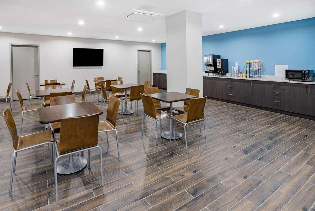 Hotel Days By Wyndham Bronx Nyc New York