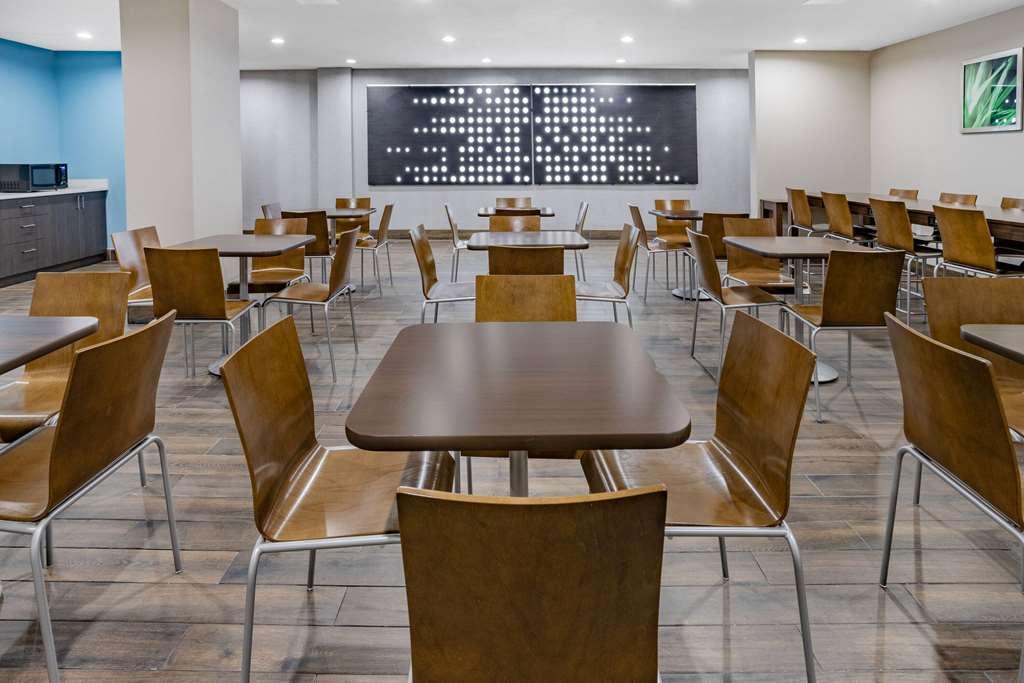 Hotel Days By Wyndham Bronx Nyc