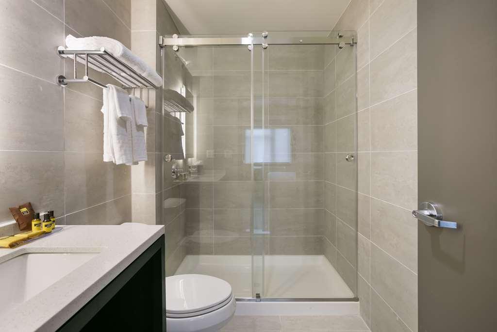 Hotel Western Executive Residency Bronx