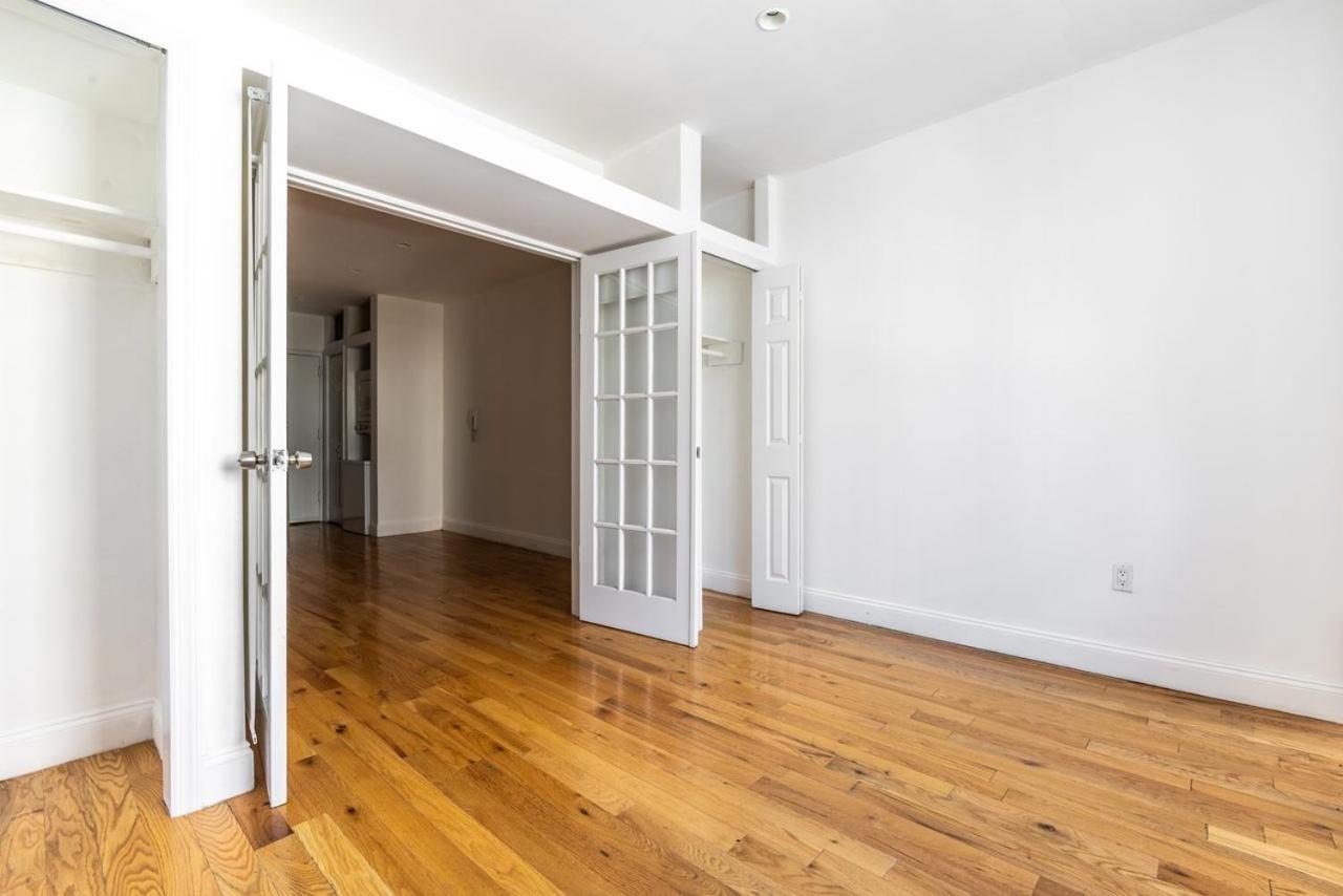Furnished 1150 East Village Apartment *