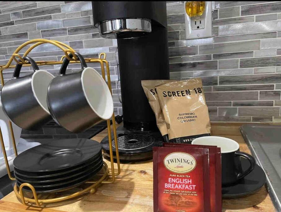 Stylish 1 Bedroom - Brooklyn By Train Station *