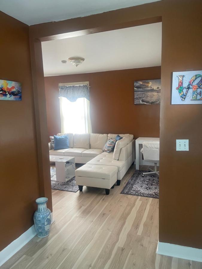 Queens Chateau Apartment