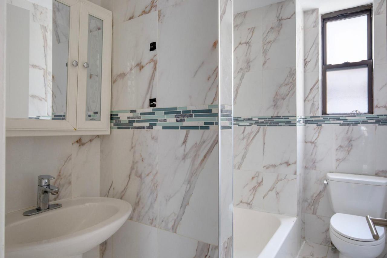 Midtown 2br W Doorman Wd Nr Park Nyc-1246 Apartment