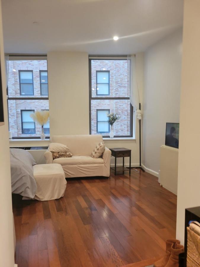 Apartment Street Apartment- Near World Trade Center, Ferry, South Street Seaport