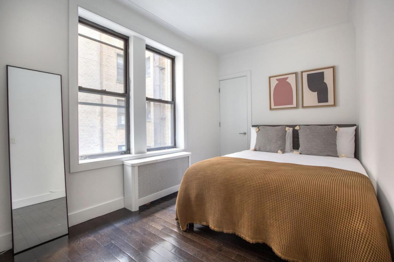 Apartment Midtown 2br W Roofdeck Wd Nr Central Park Nyc-1245 New York