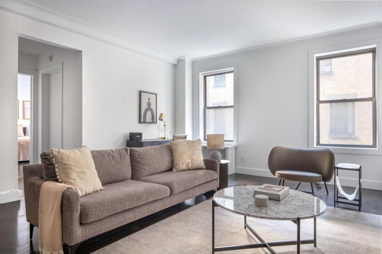 Apartment Midtown 2br W Roofdeck Wd Nr Central Park Nyc-1245 New York