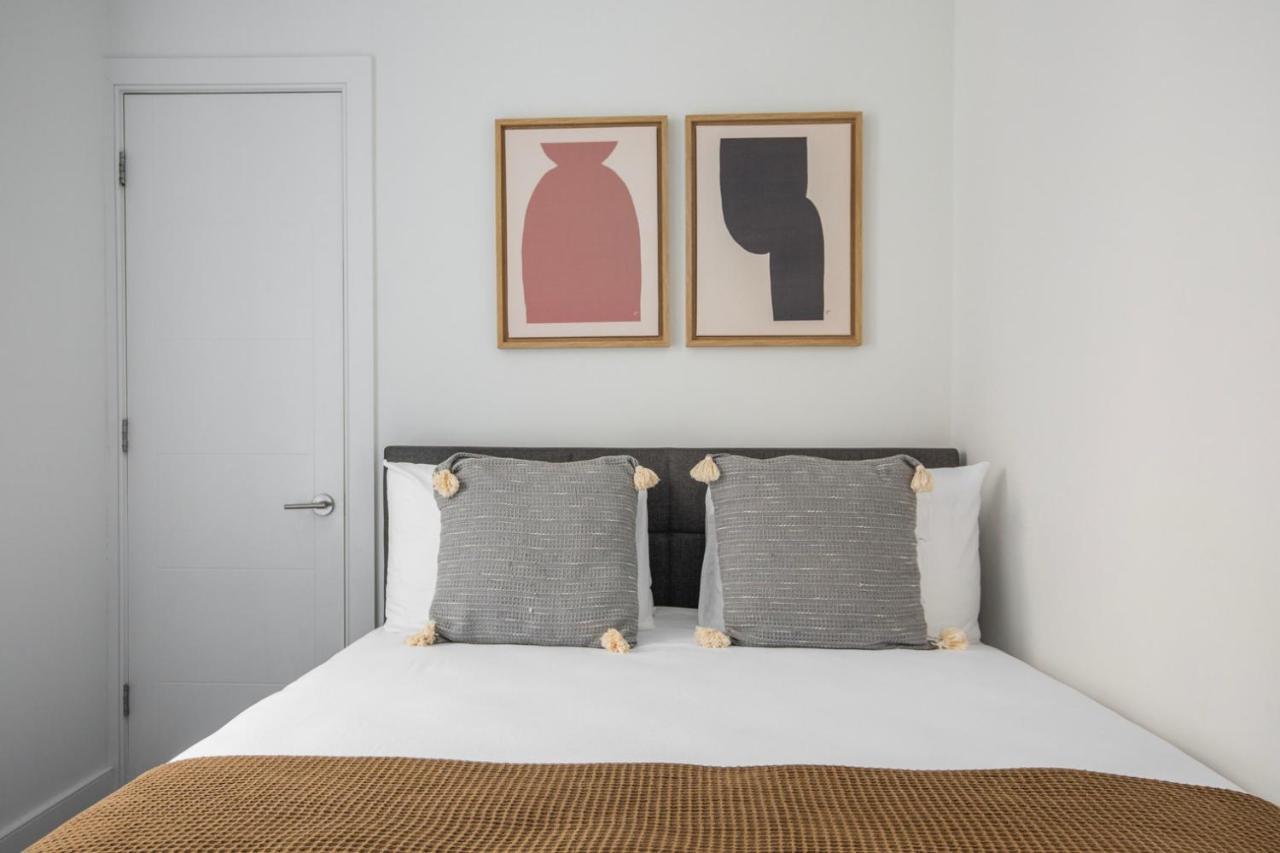 Midtown 2br W Roofdeck Wd Nr Central Park Nyc-1245 *