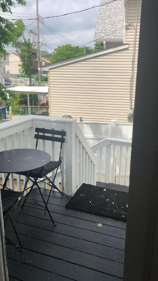 Cozzy With Private Entrance And Drive Way Séjour chez l'habitant *
