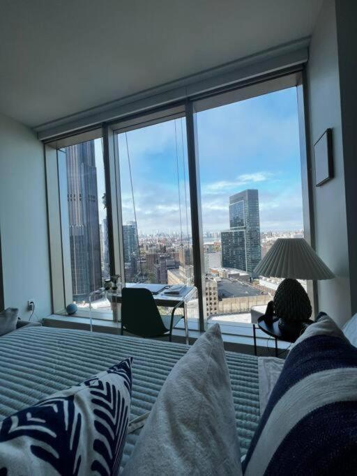 Luxury High-rise Studio Brooklyn Apartment New York