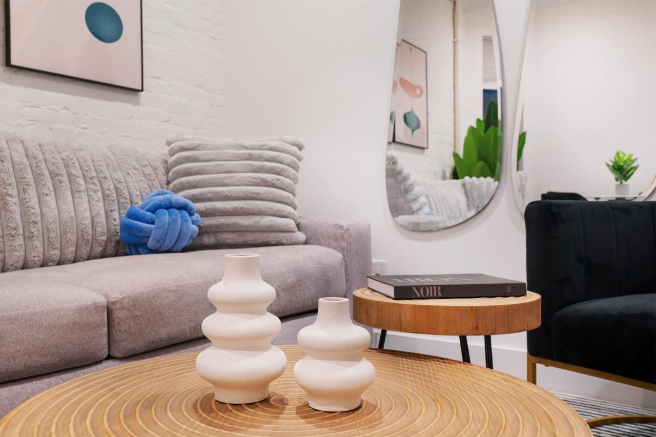 1290-6 Newly Renovated 2 Bedrooms In Ues Apartment