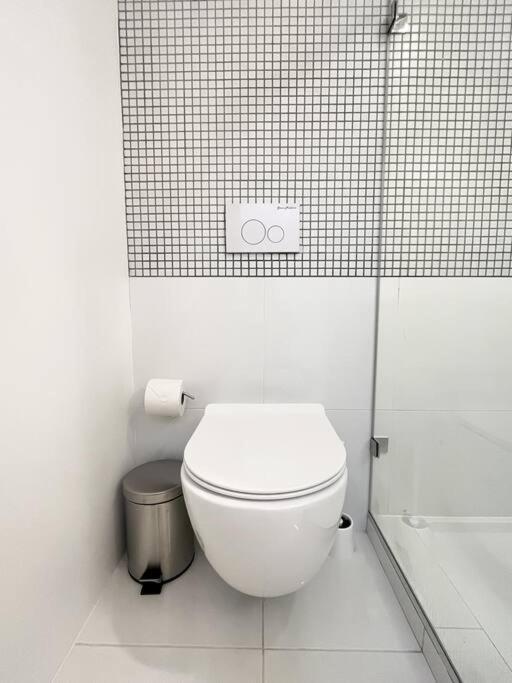 Apartment New Cozy Modern Minimalist In Brooklyn At Rem-casa