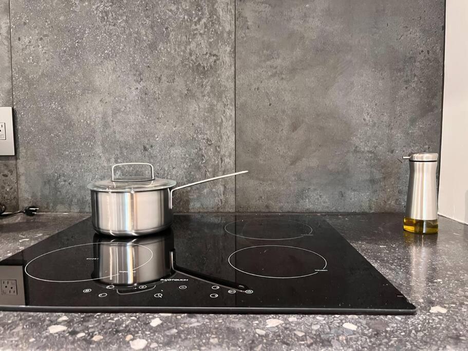 Apartment New Cozy Modern Minimalist In Brooklyn At Rem-casa