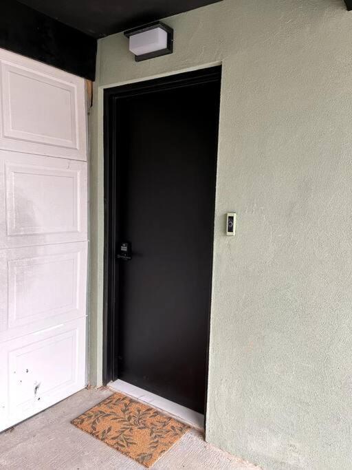 Apartment New Cozy Modern Minimalist In Brooklyn At Rem-casa *