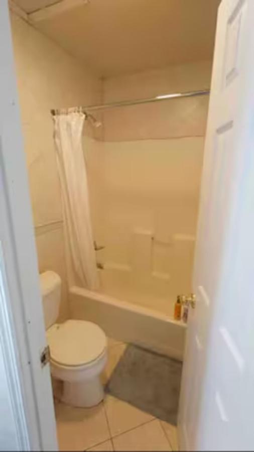 Privatunterkunft Private In 4 Bedroom Ground Near Subway