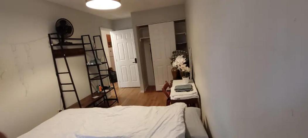 Private In 4 Bedroom Ground Near Subway *