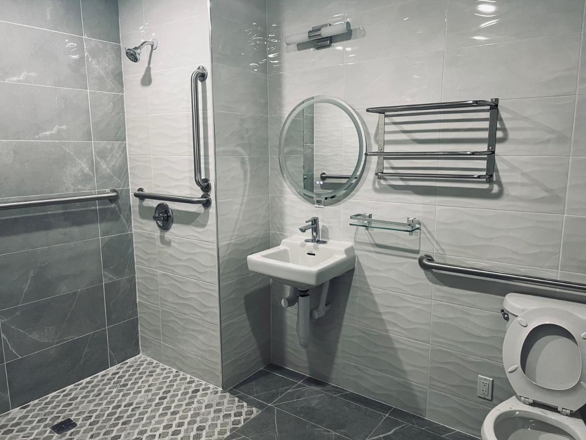 Starlight Near Lga Airport 3*