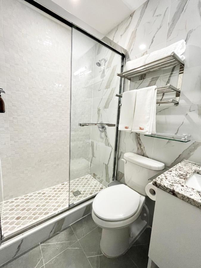 Starlight Near Lga Airport New York