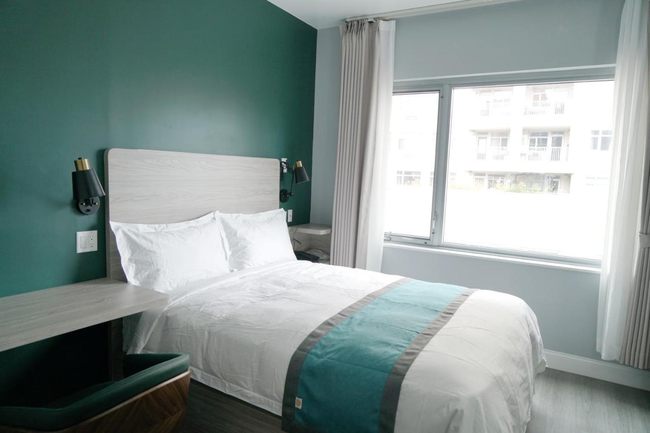 Hotel Starlight Near Lga Airport 3*