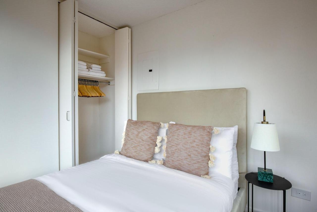 Ues 2br W Elevator Doorman Nr Transportation Nyc-1297 Appartement