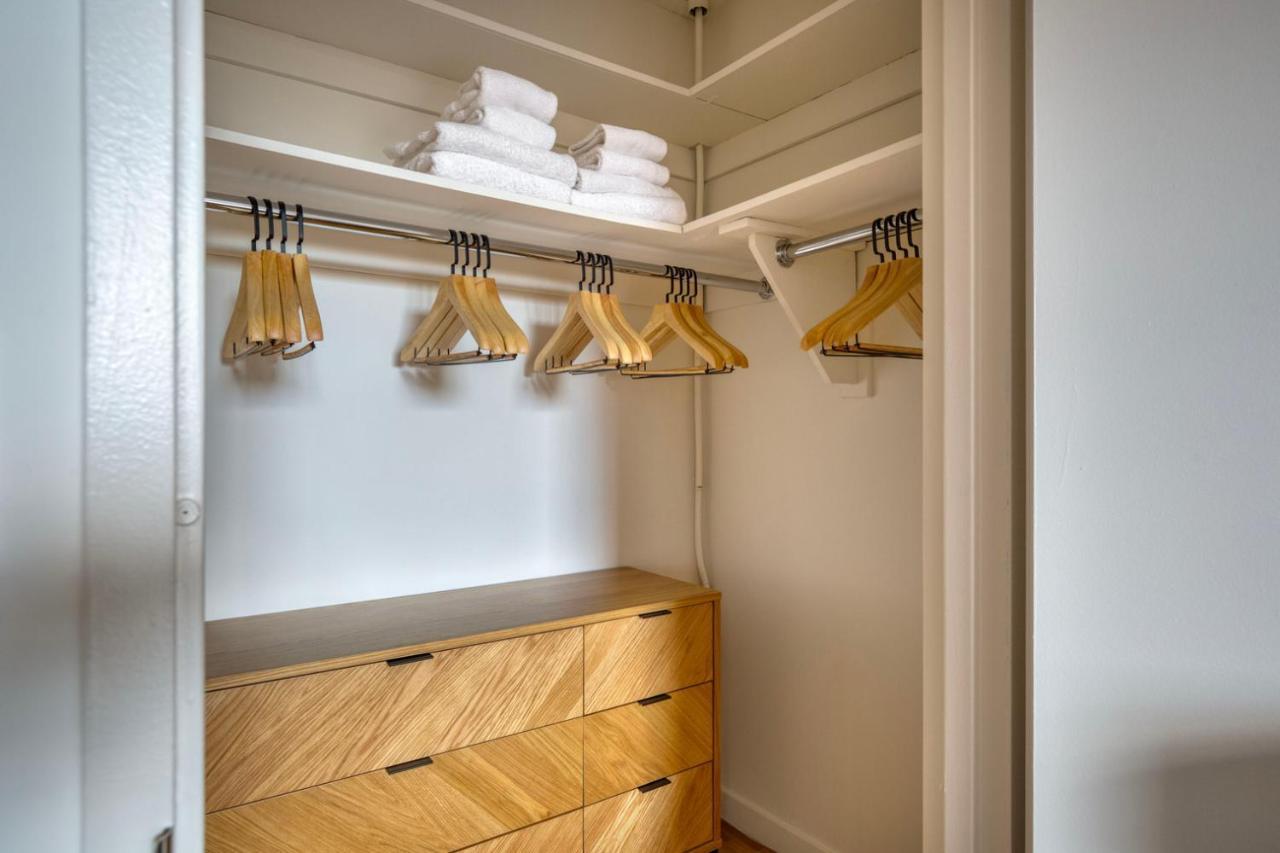 Ues 2br W Elevator Doorman Nr Transportation Nyc-1297 Appartement New York