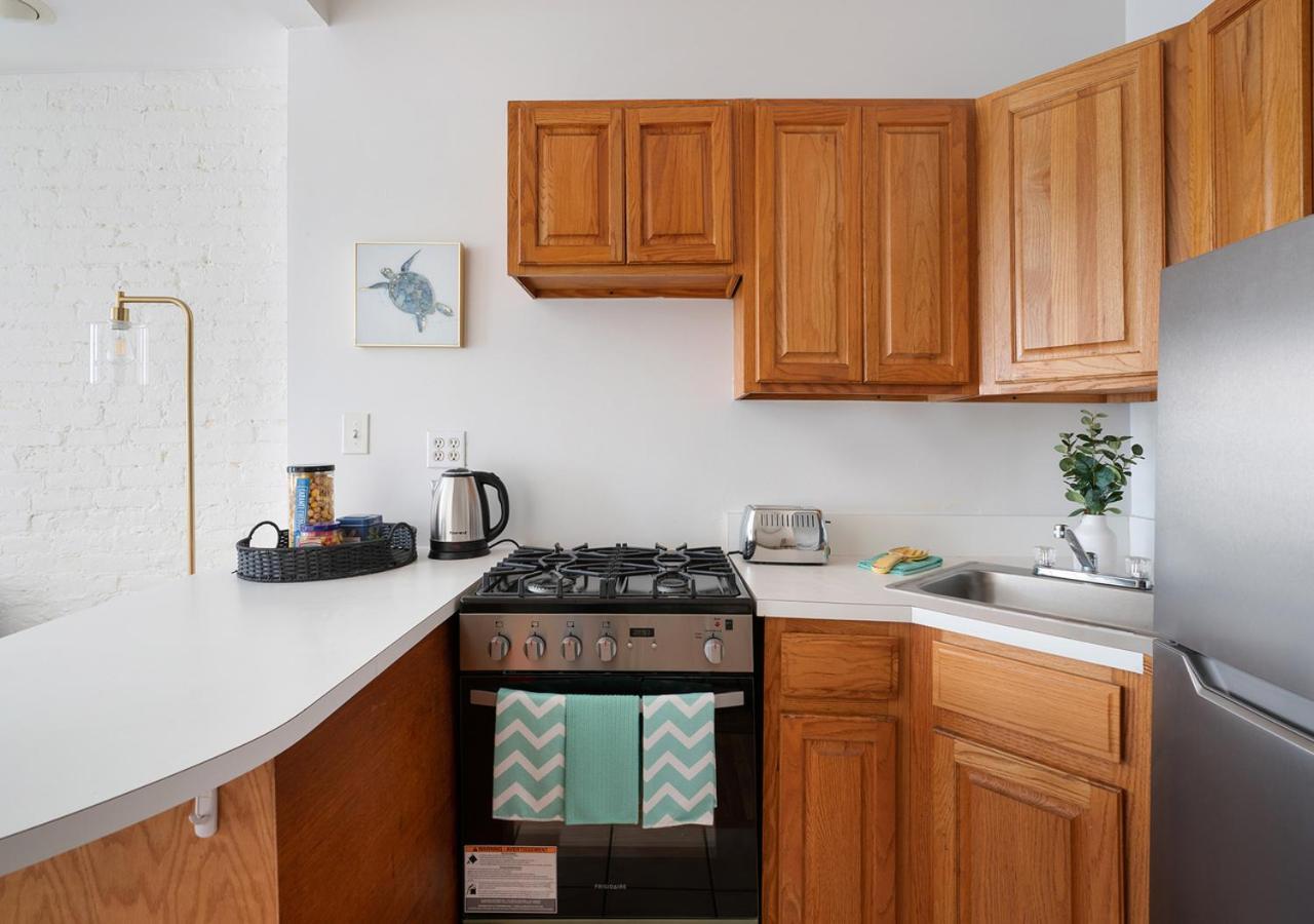 Beautiful Studio At East Side Apartment