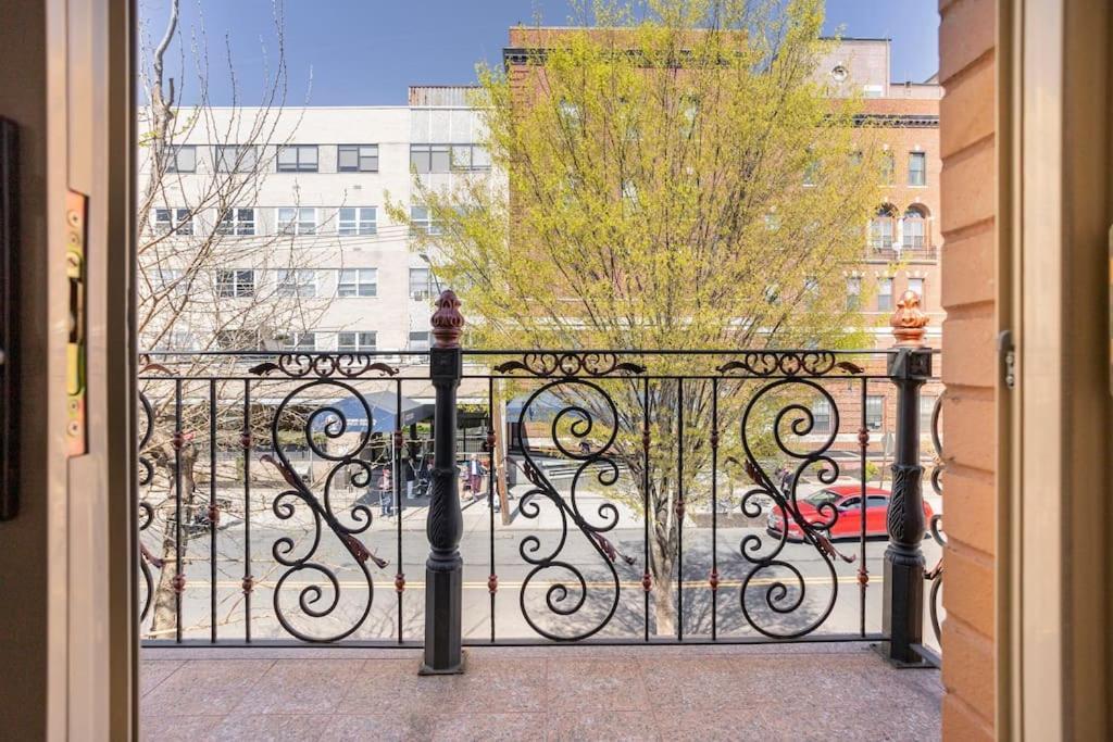 Cozy Private 2 In Flushing