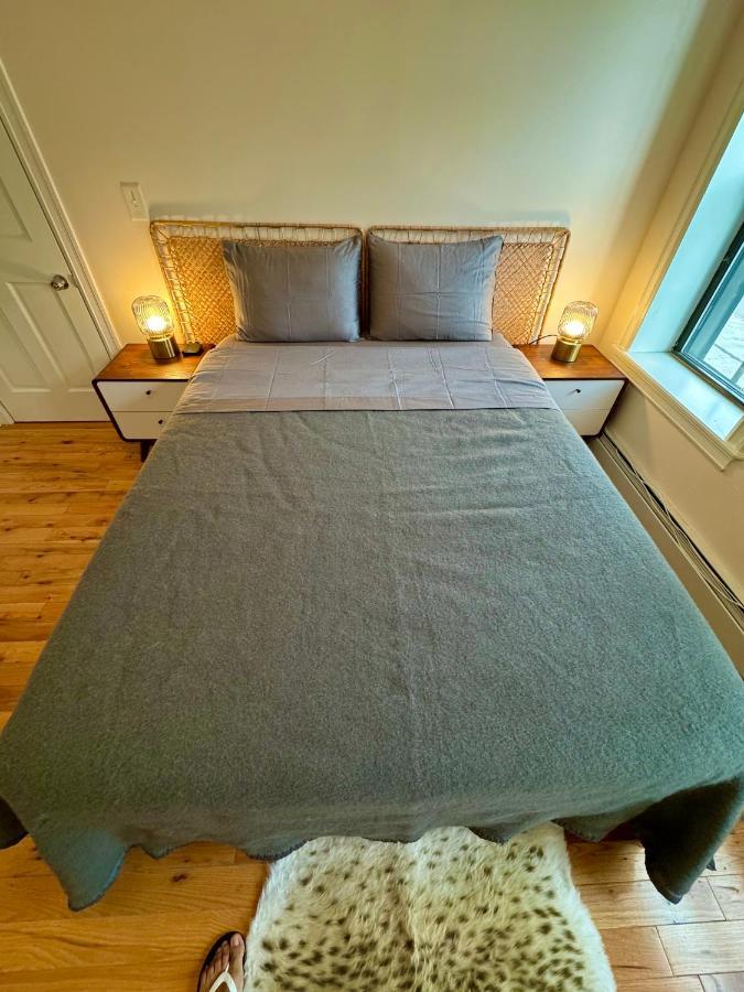 Guest house The Waltham Private & Bathroom John F Kennedy Jfk Lga Airport Manhattan Penn Station Bullet-train 15 Min New York