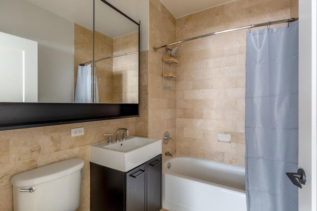 Apartment Fidi 1br W 3-story Gym Doorman Game Nyc-1339 *