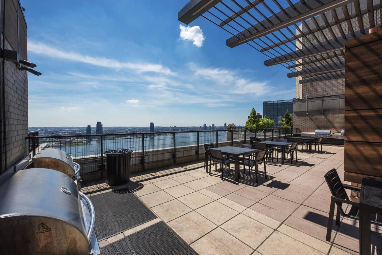 Midtown East 1br W Gym Nr East River Esplanade Nyc-1382 Appartement New York