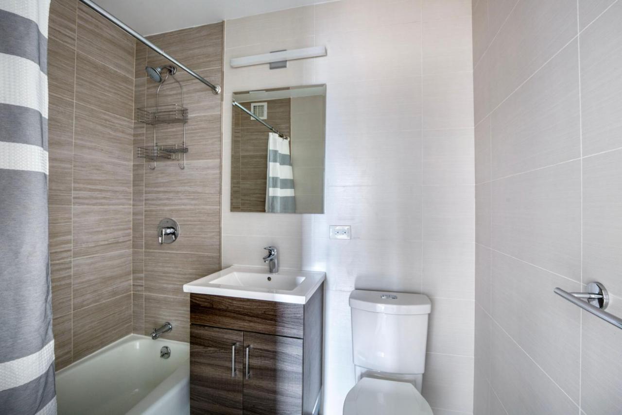 Apartment Midtown 2br W Gym Wd Nr Times Square Nyc-1348