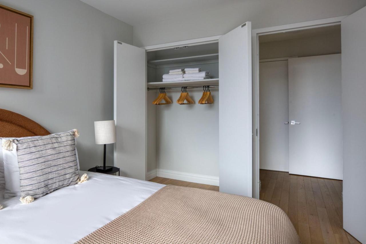 Apartment Midtown 2br W Gym Wd Nr Times Square Nyc-1348